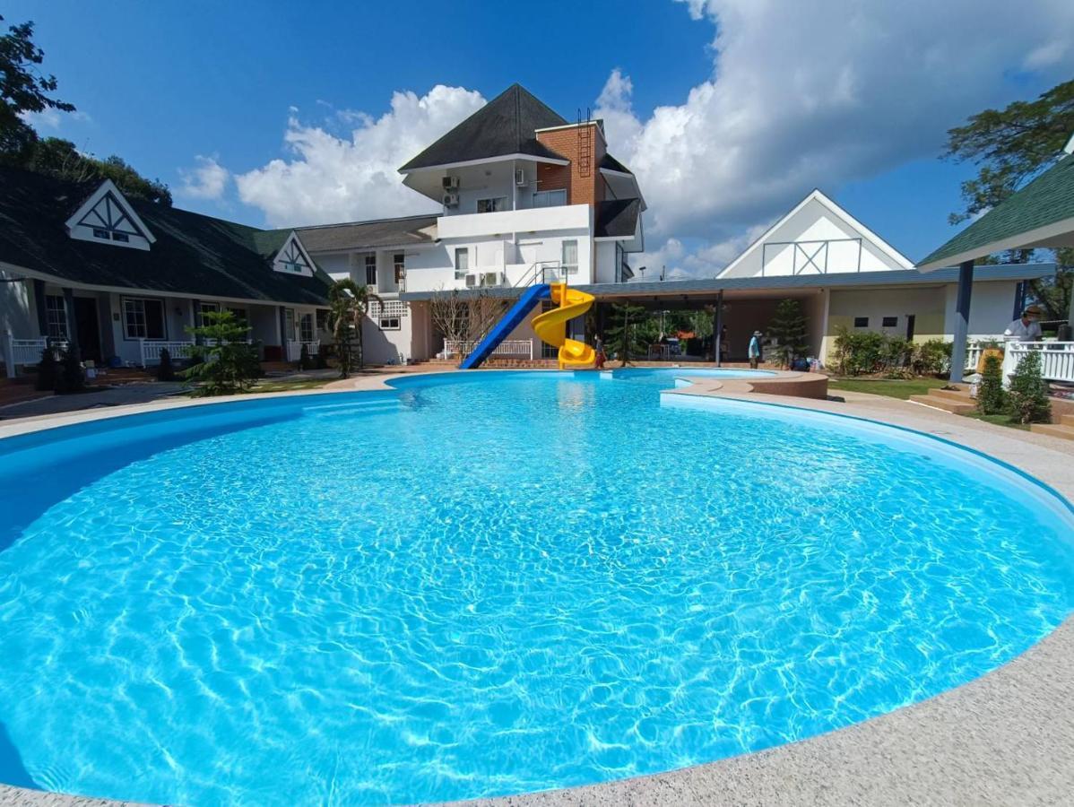 English Resotel : อิงลิช รีโซเทล Накхонсітхаммарат Екстер'єр фото